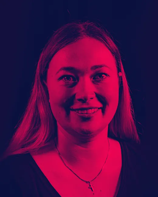 Portraitfoto von Lisa Hirsch, Projektmanagerin bei pixolith